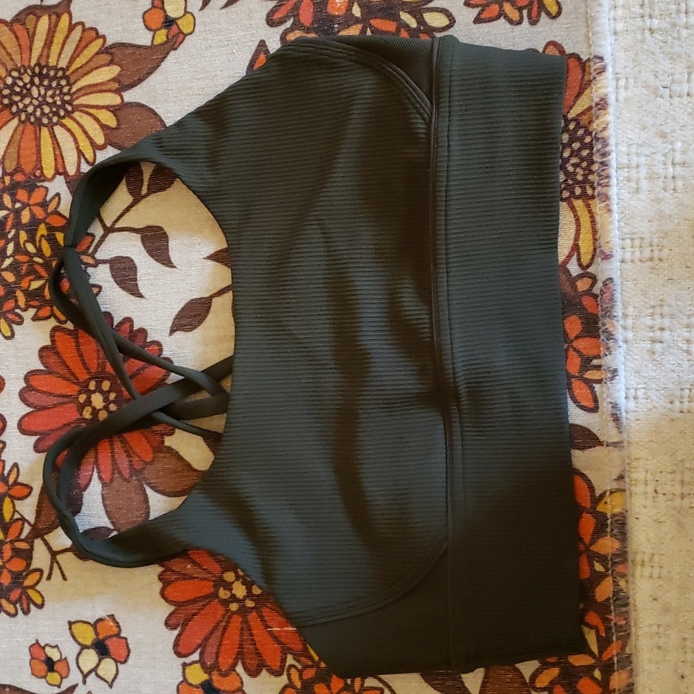 Lululemon size 10 sports bra